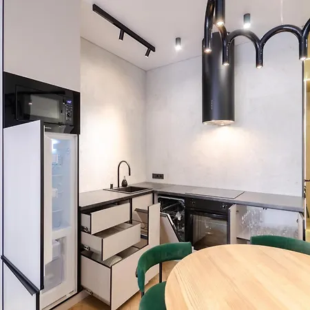 Daire Petrovdom 02-76b Luxury Living In Rc Pechersk Plaza, Mykhaila Boichuka 19-а Kiev