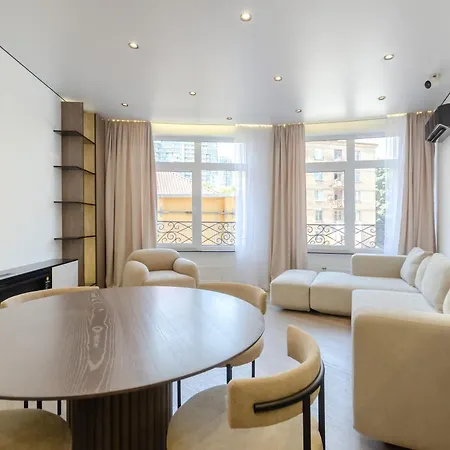 Petrovdom 02-76b Luxury Living In Rc Pechersk Plaza, Mykhaila Boichuka 19-а Daire